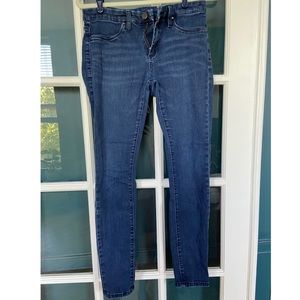 Blank NYC spray-on Jeans, dark blue.